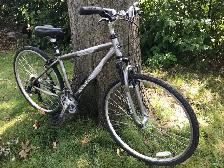 Norco Malahat Comfort Hybrid Bike 28' (700C) / Vélo hybride - Photo 7