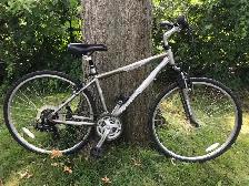 Norco Malahat Comfort Hybrid Bike 28' (700C) / Vélo hybride - Photo 8