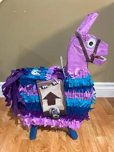 Fortnite Piñata - Photo 2
