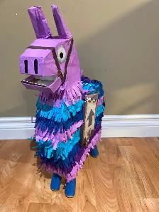 Fortnite Piñata - Photo 3