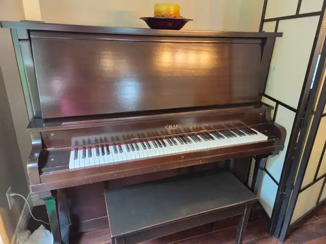 Piano Brun Foncé