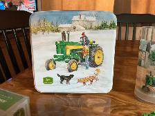 Lots o’ JOHN DEERE Farm Collectibles ! - Photo 5