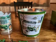 Lots o’ JOHN DEERE Farm Collectibles ! - Photo 6