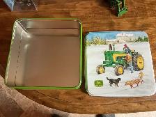 Lots o’ JOHN DEERE Farm Collectibles ! - Photo 7