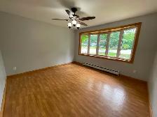 Spacious 5-bed, 2 Bath Family Home - Steps from Bellevue Park - Photo 3