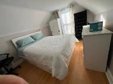 OCT 1st, Private Furnished Room, in 3-Bedroom shared apartment - Photo 2