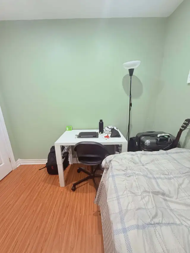 A Furnished room for rent in Scarborough from 15th September