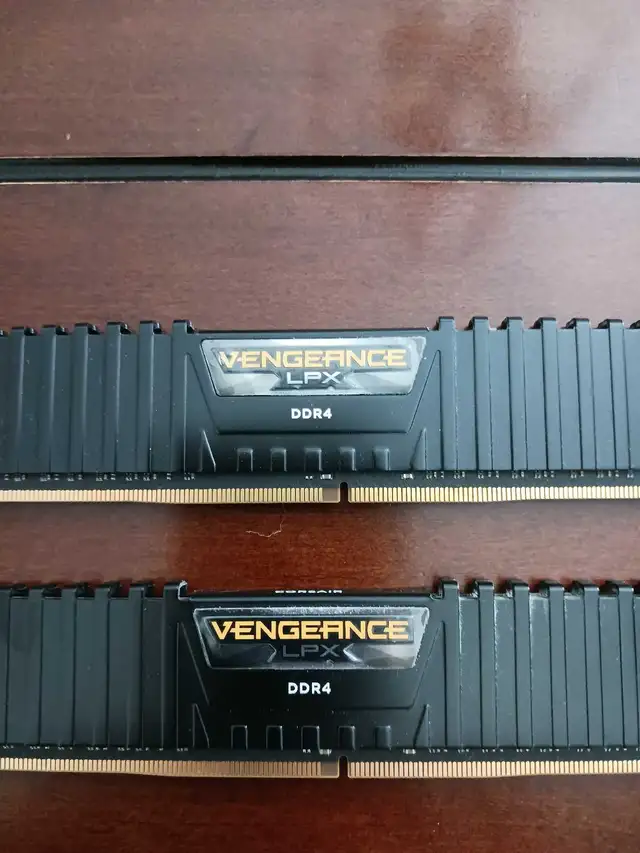 CORSAIR RAM 3200 MHZ 8GB ×2