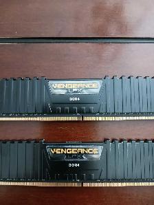 CORSAIR RAM 3200 MHZ 8GB ×2