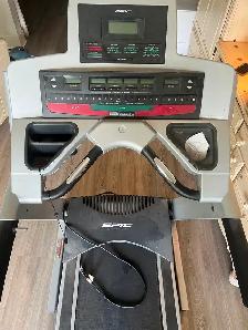 Treadmill - Photo 2