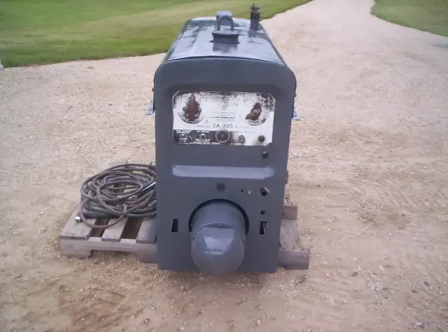 Lincoln SA200 Welder With Cables