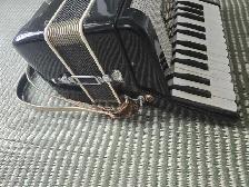 Vintage Piano Accordion - Photo 4