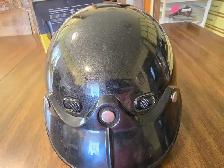 Medium DOT motorcycle helmet - Photo 2