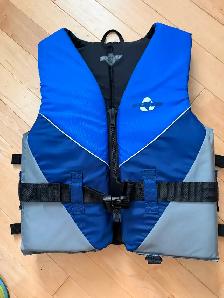 New Size S/M Life jacket  and New Fishing Net