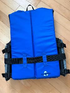 New Size S/M Life jacket  and New Fishing Net - Photo 2