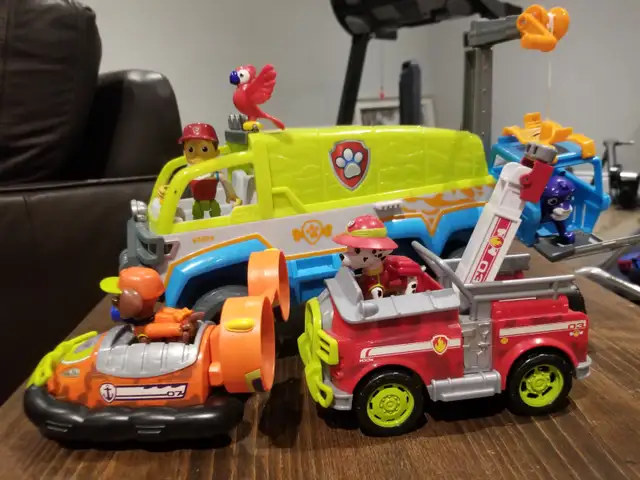 Divers Jouets Pour Enfants