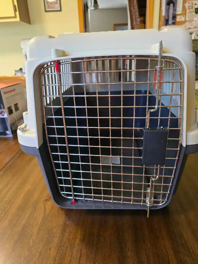 New Medium sized kennel