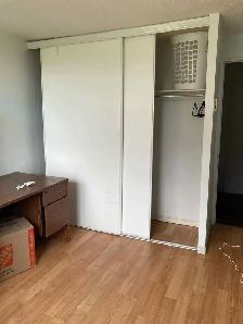 Step 2min to Fanshawe, Private room available 13th Aug.$695 - Photo 2