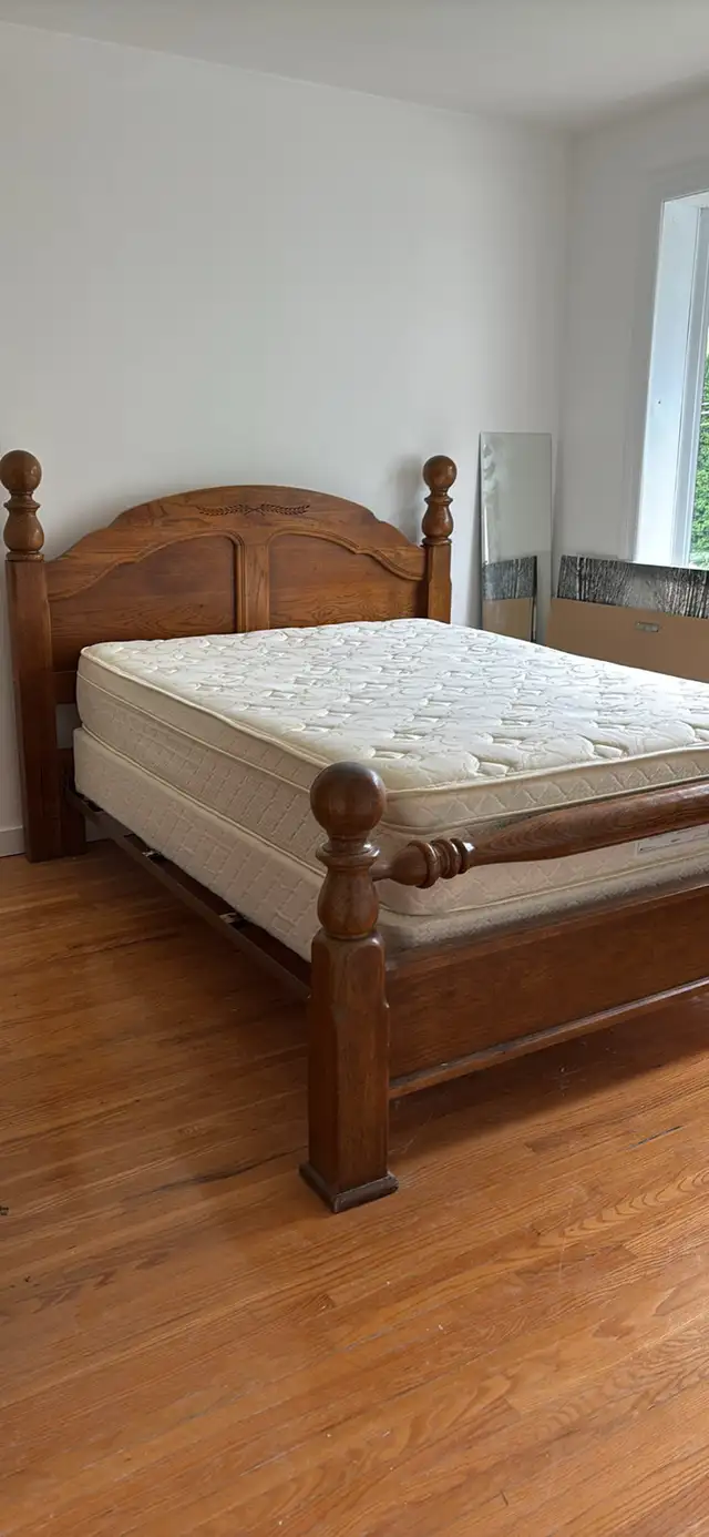 lit double avec matelas à donner