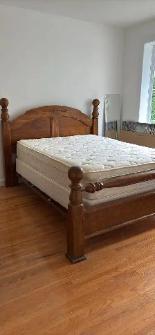 lit double avec matelas à donner