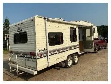 1992 26-foot fifth wheel camper trailer