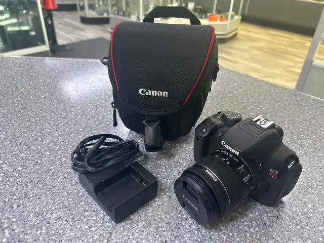 Canon T5I 18MP DSLR Kit With Bag