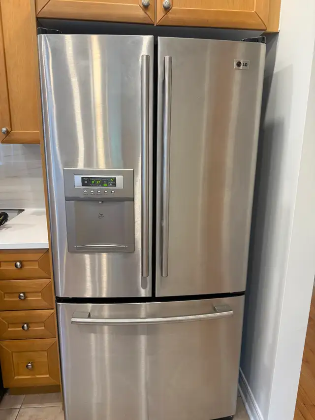 LG Stainless Steel French Door Refrigerator – Working Well