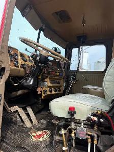 Mack grain and silage truck - Photo 3