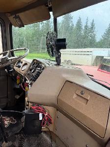 Mack grain and silage truck - Photo 5