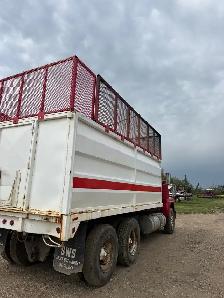Mack grain and silage truck - Photo 7