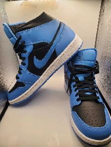 Nike Air Jordan's 1 mid size 9 mens