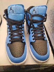 Nike Air Jordan's 1 mid size 9 mens - Photo 2