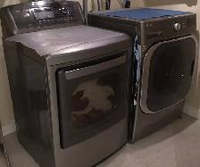 UTILITIES INCLUDED! Bright, 900 sq ft basement suite available O - Photo 12