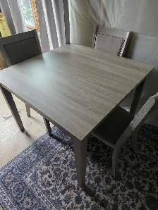 Dining room table