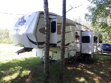 5th wheel travel trailer - Photo 3