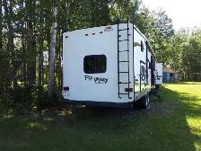 5th wheel travel trailer - Photo 4