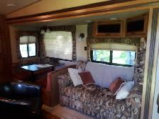 5th wheel travel trailer - Photo 9