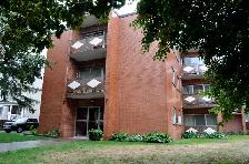 MUST SEE!! Clean 1BDRM near city centre