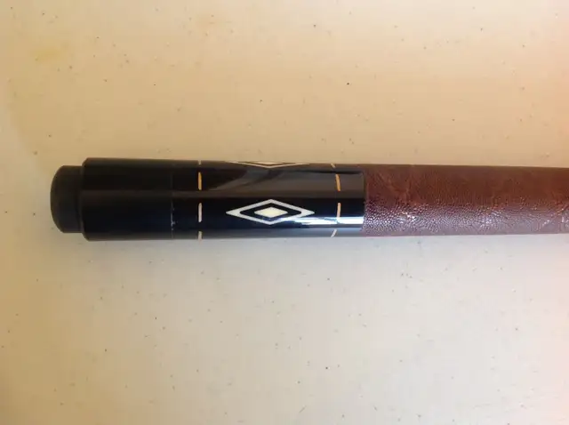 Carbon/ Wood pool cue