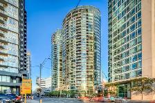 HUGE downtown 750 sq ft 1 Den Condo - Spadina & Front w parking - Photo 12
