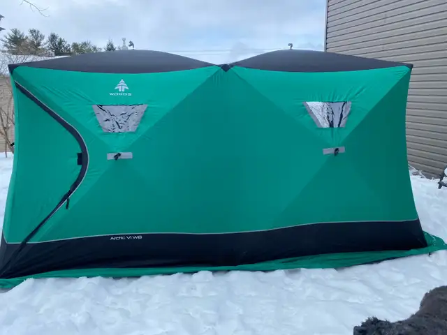 woods Portable 6 Person ice shack
