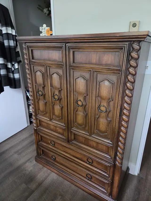 Bedroom Furniture Set