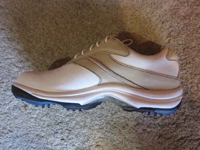 GET 3 NEW PAIRS $550 RETAIL LADIES GOLF SHOES FOR #$150#