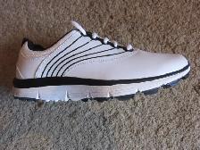 GET 3 NEW PAIRS $550 RETAIL LADIES GOLF SHOES FOR #$150# - Photo 3