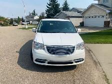 2014 Town Country - Photo 2