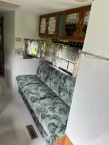 Fleetwood prowler camper - Photo 3