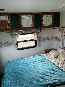Fleetwood prowler camper - Photo 5