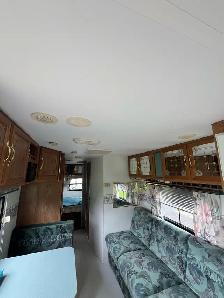Fleetwood prowler camper - Photo 9