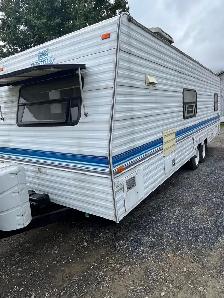 Fleetwood prowler camper - Photo 10
