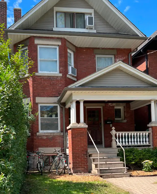 Dufferin Grove Renovated Two Bedroom Apartme